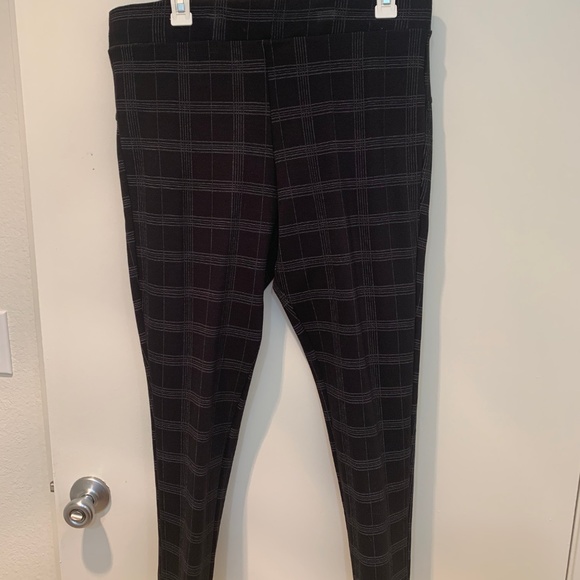 SoHo Lady Plaid Stretchy Pants - Picture 4 of 4